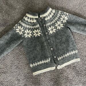 Vintage Dale of Norway 100% wool cardigan handknitted